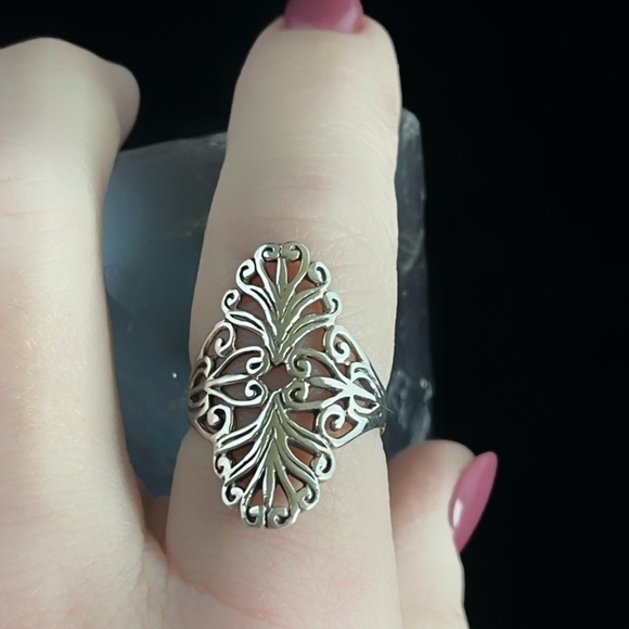 Sterling Silver Filigree Carved Ring - Picture 3 of 5